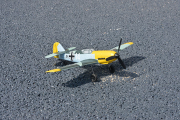 How should a novice choose a remote-controlled aircraft